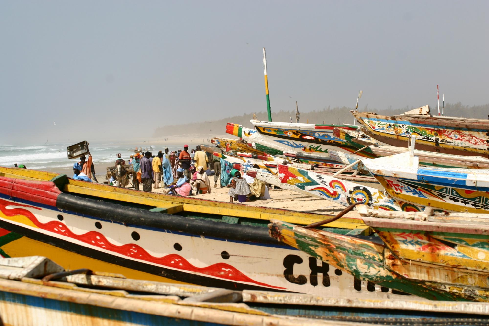 Les pirogues du port de pêche Mbour